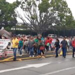 Ni 200 maestros llegan a la marcha de la CNTE