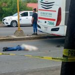 Motociclista muere aplastado por autobús en Nueva Italia