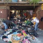 Una persona acúmulo 32 toneladas de basura en su casa