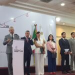 Maestros y transportistas, con derecho a la libre manifestación: Bedolla