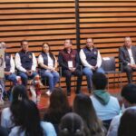 Yarabí Ávila reconoce a estudiantes que realizarán su servicio social en las comunidades que más lo necesitan