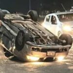 Vuelca automóvil en cerca de la TAM