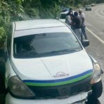 Se registra choque de taxi contra objeto fijo en la Morelia-Pátzcuaro