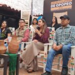 Entre sillas, huinumo y bordados; próximamente en Opopeo