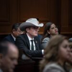 Diputado del Sombrero, ofrece recompensas si denuncias a tu familiar delincuente