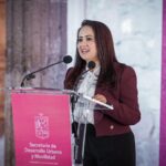 Gladyz Butanda entrega escrituras a 300 familias morelianas