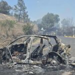 Delincuentes queman 2 vehículos en Antigua Carretera a Pátzcuaro