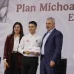 En el Tec de Morelia inicia Bedolla la entrega de 44 mil tarjetas de la Beca Gertrudis Bocanegra