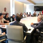 Yankel Benítez y vecinos logran acuerdo para recuperar área verde en San Isidro Itzícuaro