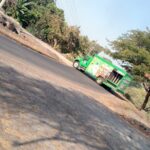 Delincuentes queman vehículos, banco del Bienestar y base de combis en Aguililla