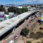 ¡No más espera en el tráfico! El paso vial de Policía y Tránsito tiene un 80 % de avance