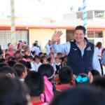 Alfonso Martínez, aliado de la educación; techumbres y cancha deportiva al Norte de Morelia