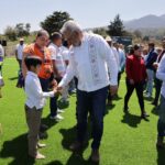 Goles para combatir la violencia en autogobierno de San Felipe de los Herreros; inaugura Bedolla cancha de futbol 7