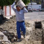 Adolfo Torres supervisa trabajos de sustitución de red de alcantarillado en la colonia Félix Ireta