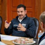 Yankel Benítez se reúne con CFE para regularización de servicio a colonias