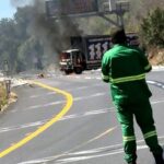 Vehículo de empresa Bimbo es incendiado en la Siglo XXI