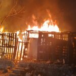 Arden dos casas de madera en Cumbres del Quinceo, Morelia