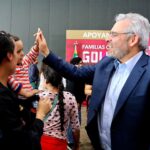 Garantiza Bedolla apoyo económico a 382 familias de niñas y niños con cáncer