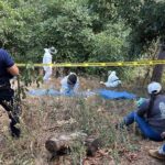 Madres buscadoras encuentran osamenta en una fosa clandestina de Uruapan