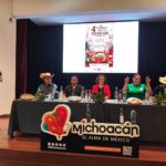 Mezcal, baile de tabla y tradición en el 94 aniversario de Turicato