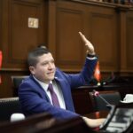 Vicente Gómez propone legislar sobre la violencia digital