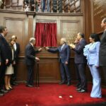 Inscriben con letras doradas el nombre de Amalia Solórzano en el Congreso; Bedolla destaca su legado