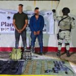 SSP, Defensa y GN detienen a 2 hombres en posesión de armas y equipo táctico en Arteaga