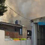 Bomberos controlan incendio en bodega de fábrica de estopas e hilos en Morelia