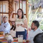 Gladyz Butanda va por impulso al turismo e infraestructura en comunidades indígenas de Michoacán