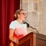 A NO PERDER SUS RAÍCES, LLAMA YARABÍ ÁVILA A EGRESADAS Y EGRESADOS DE IDIOMAS
