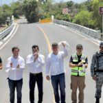 Terminan años de espera en Cruz de Campos de Aquila; ya cuentan con puente vehicular: Bedolla
