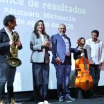 Bedolla y Claudia Curiel impulsan la cultura con entrega de instrumentos a 6 bandas musicales en Pátzcuaro