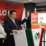 Bedolla entregó a diputados su Quinto Informe sin anexos: Memo Valencia