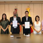 Firma Alfonso Martínez vinculación de Morelia a Red de Deporte y Desarrollo en América Latina