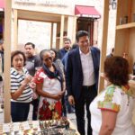 Alfonso Martínez Alcázar invita a disfrutar del bazar de artesanías michoacanas en el Centro de Morelia