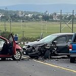 Choque entre tres vehículos deja una joven muerta y varios heridos en la Morelia-Salamanca