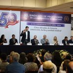 Alfonso Martínez reconoce a profesores del SPUM en su 50 aniversario