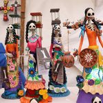 Vive la Noche de Muertos en los tianguis artesanales de Pátzcuaro y Capula